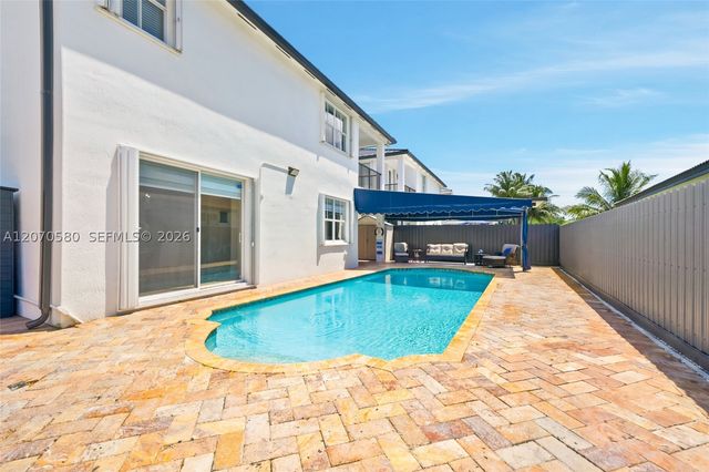 15154 SW 20th Ln, Miami, FL 33185