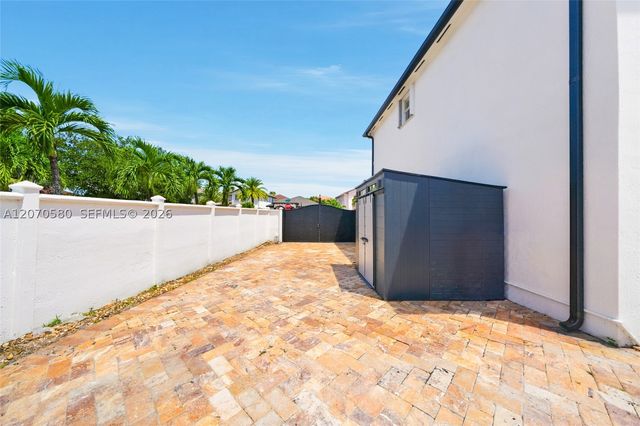 15154 SW 20th Ln, Miami, FL 33185