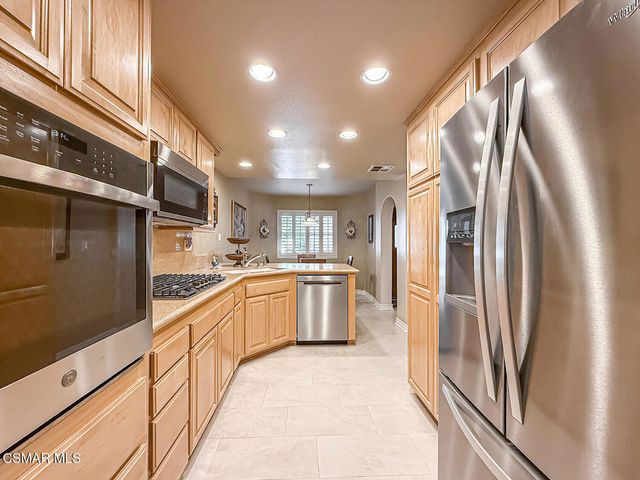 29717 Strawberry Hill Drive, Agoura Hills, CA 91301