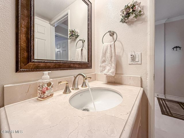 29717 Strawberry Hill Drive, Agoura Hills, CA 91301