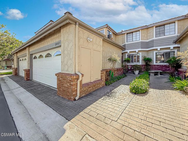 29717 Strawberry Hill Drive, Agoura Hills, CA 91301