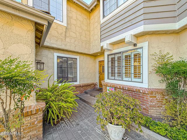 29717 Strawberry Hill Drive, Agoura Hills, CA 91301