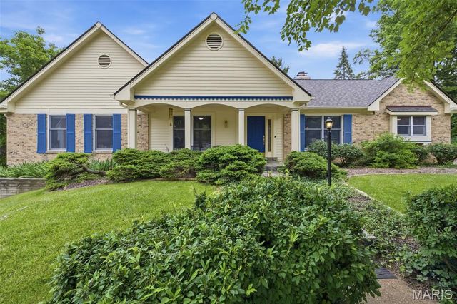 201 W Manor Dr. Drive, Chesterfield, MO 63017