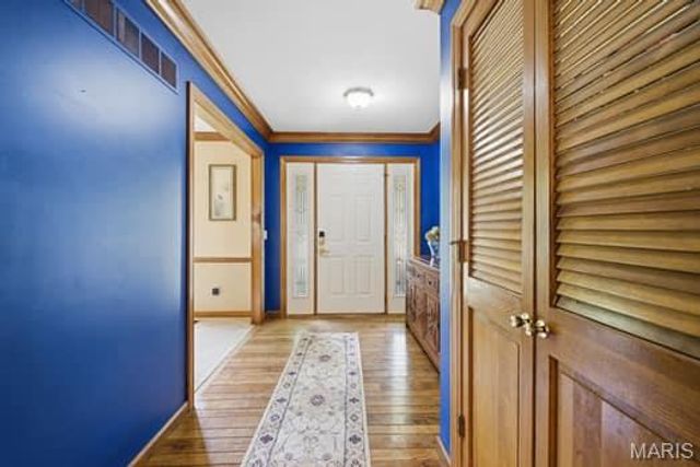 201 W Manor Dr. Drive, Chesterfield, MO 63017