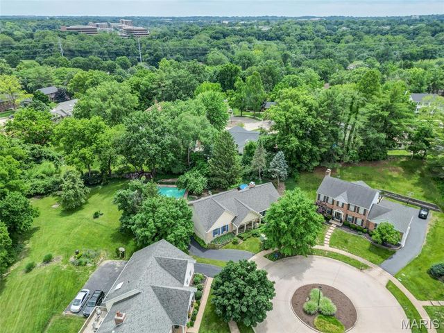 201 W Manor Dr. Drive, Chesterfield, MO 63017