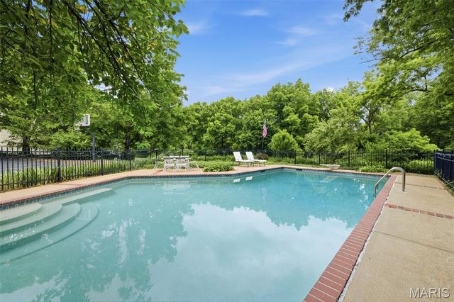 201 W Manor Dr. Drive, Chesterfield, MO 63017