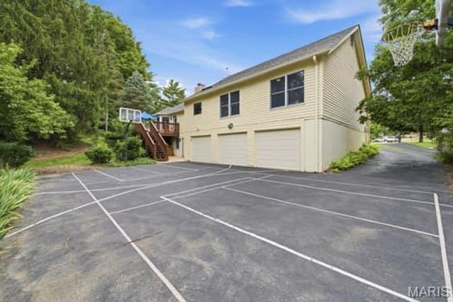 201 W Manor Dr. Drive, Chesterfield, MO 63017