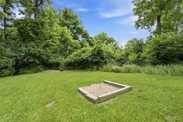 201 W Manor Dr. Drive, Chesterfield, MO 63017