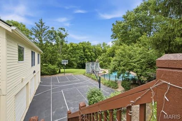 201 W Manor Dr. Drive, Chesterfield, MO 63017