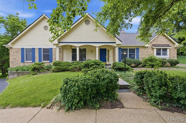201 W Manor Dr. Drive, Chesterfield, MO 63017