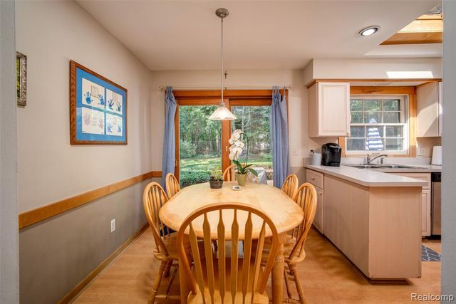 6826 Spruce Drive, Bloomfield Hills, MI 48301