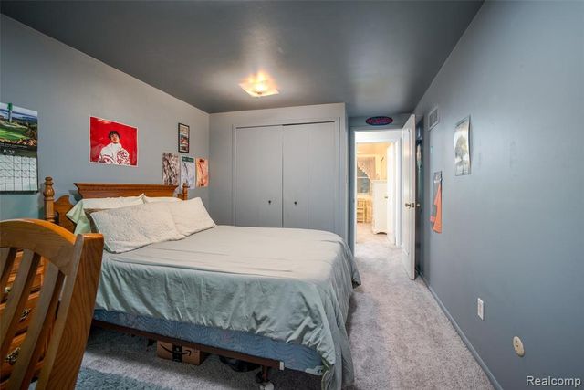 6826 Spruce Drive, Bloomfield Hills, MI 48301
