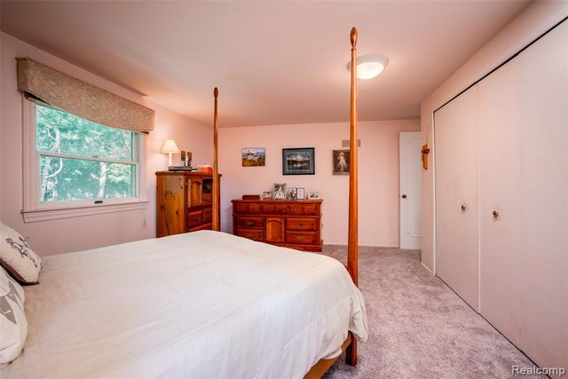 6826 Spruce Drive, Bloomfield Hills, MI 48301