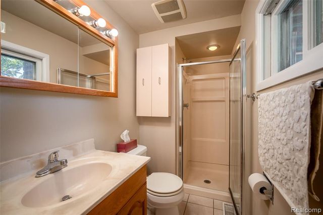 6826 Spruce Drive, Bloomfield Hills, MI 48301