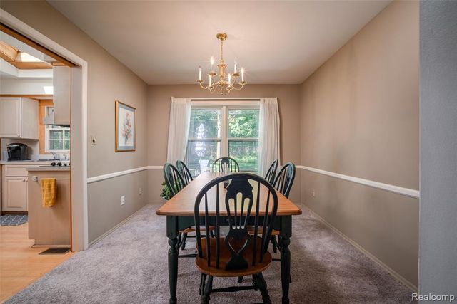 6826 Spruce Drive, Bloomfield Hills, MI 48301