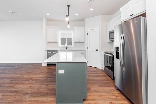 6723 66th Avenue S, Horace, ND 58047