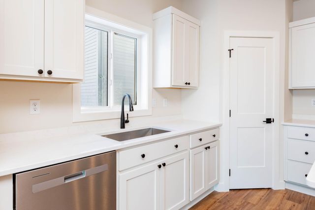 6723 66th Avenue S, Horace, ND 58047