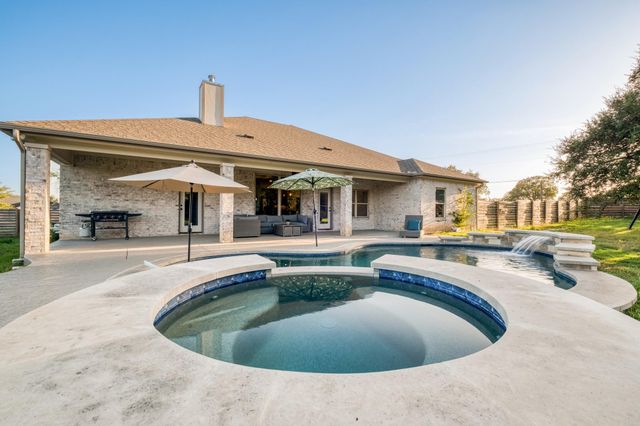 101 Enclave Park CV, Georgetown, TX 78633
