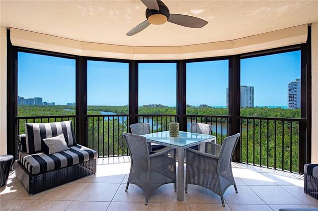 8990 Bay Colony DR 403, Naples, FL 34108