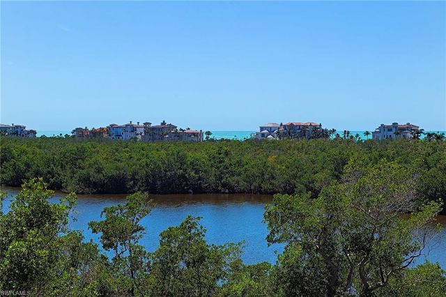 8990 Bay Colony DR 403, Naples, FL 34108