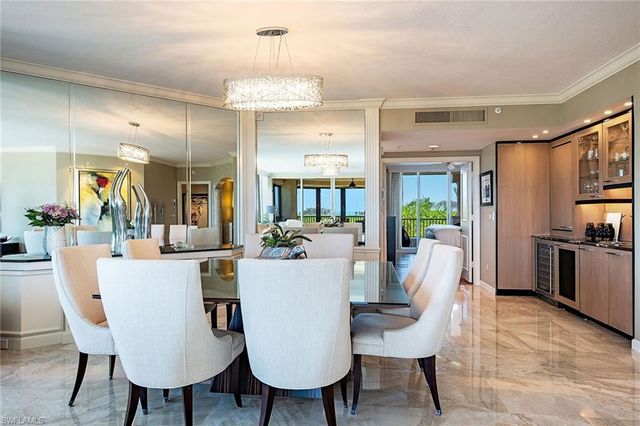 8990 Bay Colony DR 403, Naples, FL 34108