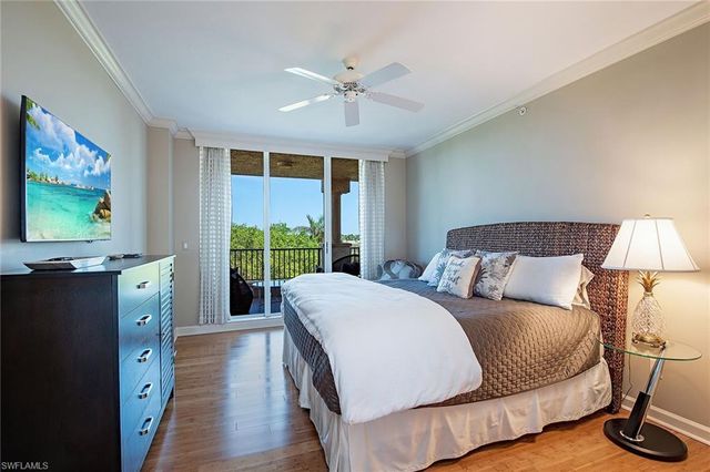 8990 Bay Colony DR 403, Naples, FL 34108