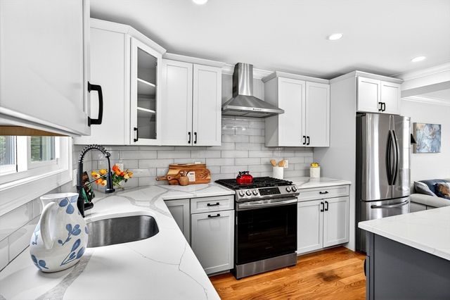 55 Banks St 2, Winthrop, MA 02152