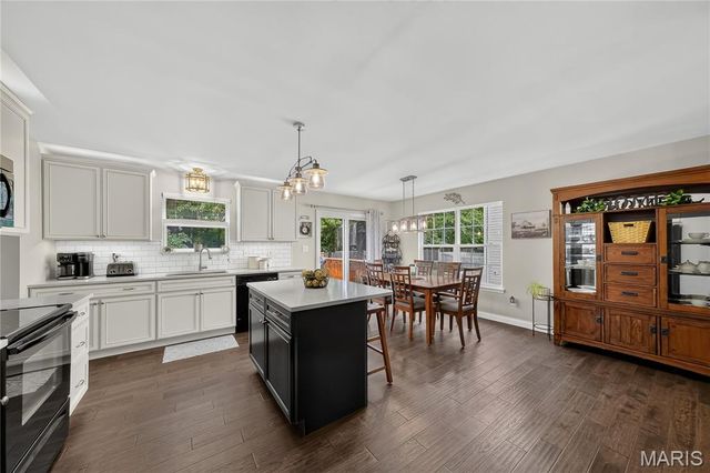 548 Springhurst Parkway, O'fallon, MO 63368