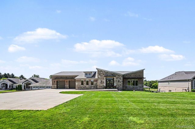 2943 Sleeth Road, Commerce Charter Township, MI 48382
