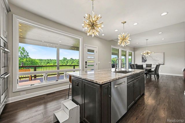 2943 Sleeth Road, Commerce Charter Township, MI 48382