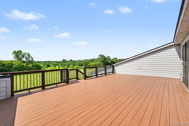 2943 Sleeth Road, Commerce Charter Township, MI 48382