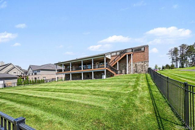 2943 Sleeth Road, Commerce Charter Township, MI 48382