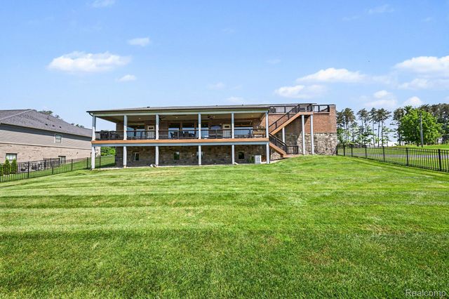 2943 Sleeth Road, Commerce Charter Township, MI 48382