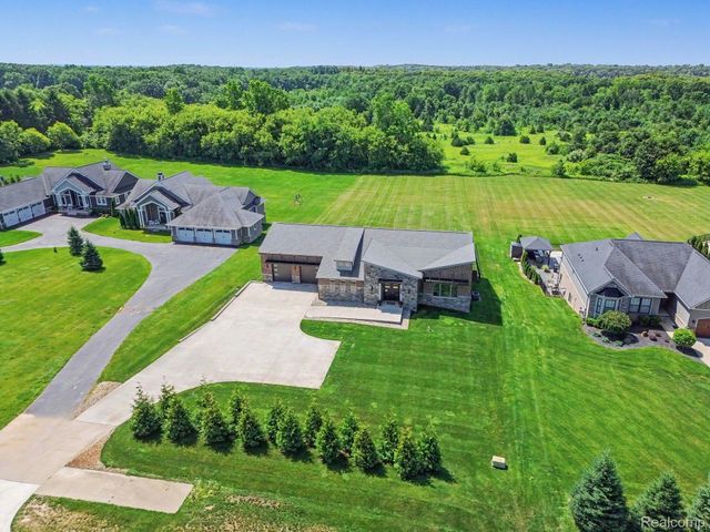 2943 Sleeth Road, Commerce Charter Township, MI 48382