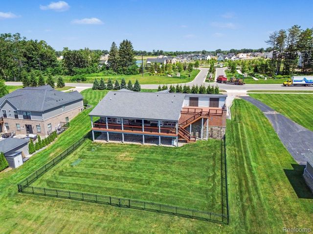 2943 Sleeth Road, Commerce Charter Township, MI 48382