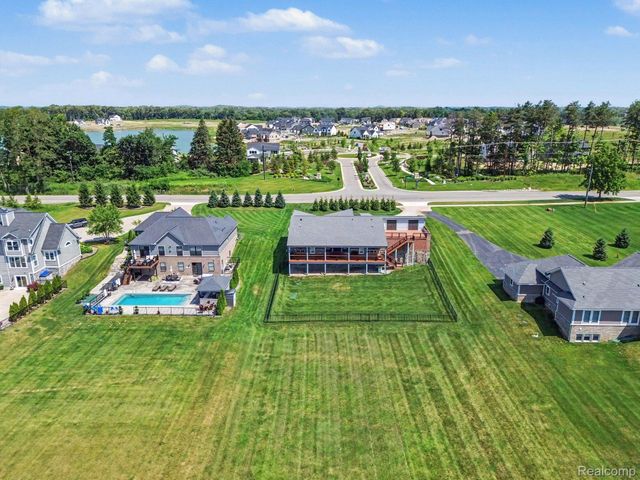 2943 Sleeth Road, Commerce Charter Township, MI 48382
