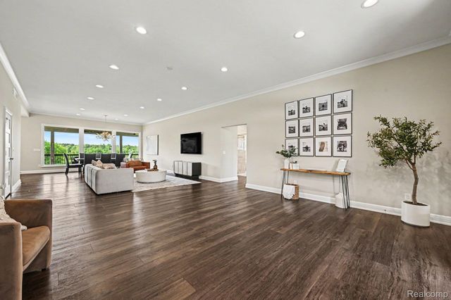 2943 Sleeth Road, Commerce Charter Township, MI 48382