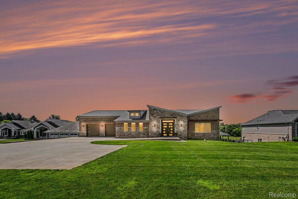 2943 Sleeth Road, Commerce Charter Township, MI 48382
