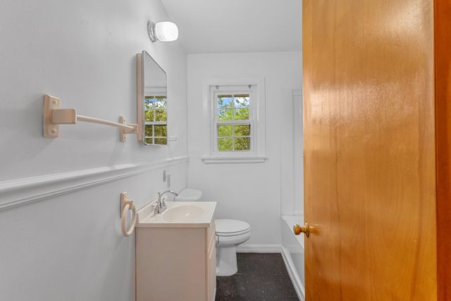 6935 Tinkerdale RD, Roanoke, VA 24019