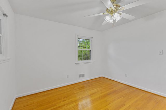 6935 Tinkerdale RD, Roanoke, VA 24019