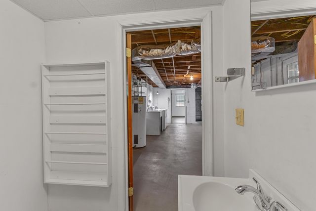 6935 Tinkerdale RD, Roanoke, VA 24019