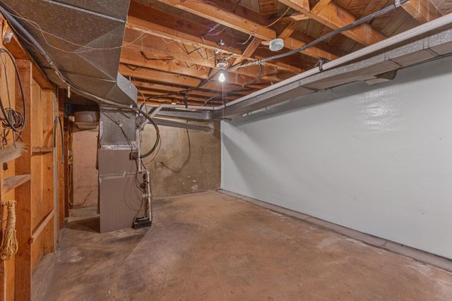 6935 Tinkerdale RD, Roanoke, VA 24019
