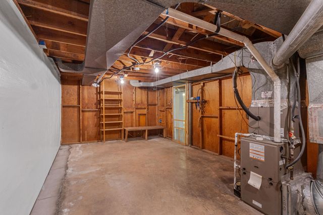 6935 Tinkerdale RD, Roanoke, VA 24019