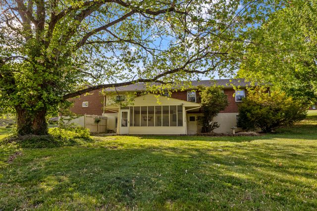6935 Tinkerdale RD, Roanoke, VA 24019