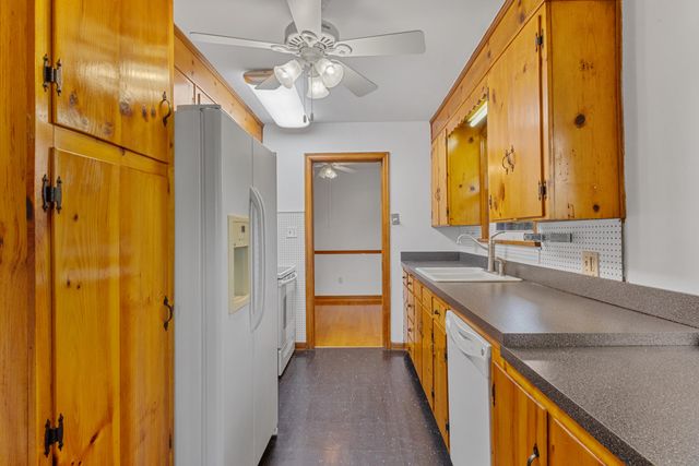 6935 Tinkerdale RD, Roanoke, VA 24019