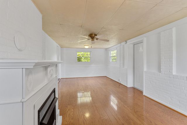 6935 Tinkerdale RD, Roanoke, VA 24019