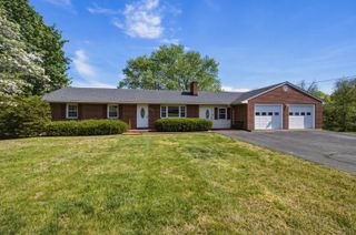 6935 Tinkerdale RD, Roanoke, VA 24019