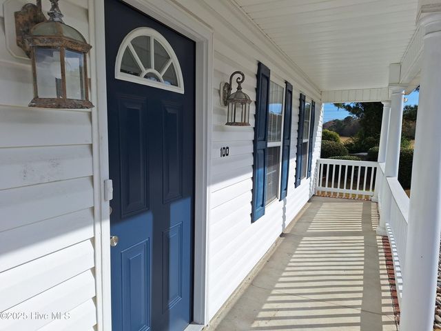 100 Madison Bay Drive, Beaufort, NC 28516
