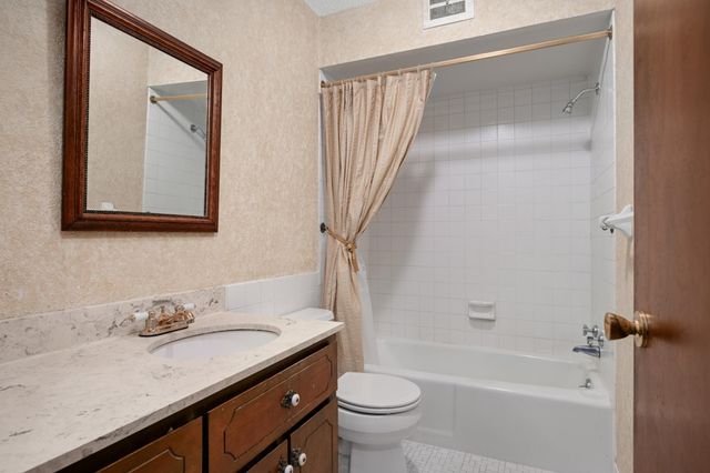 4380 Brookside Court 118, Edina, MN 55436