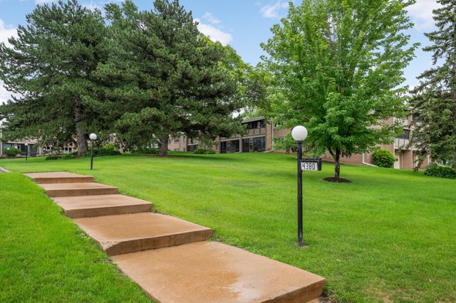 4380 Brookside Court 118, Edina, MN 55436